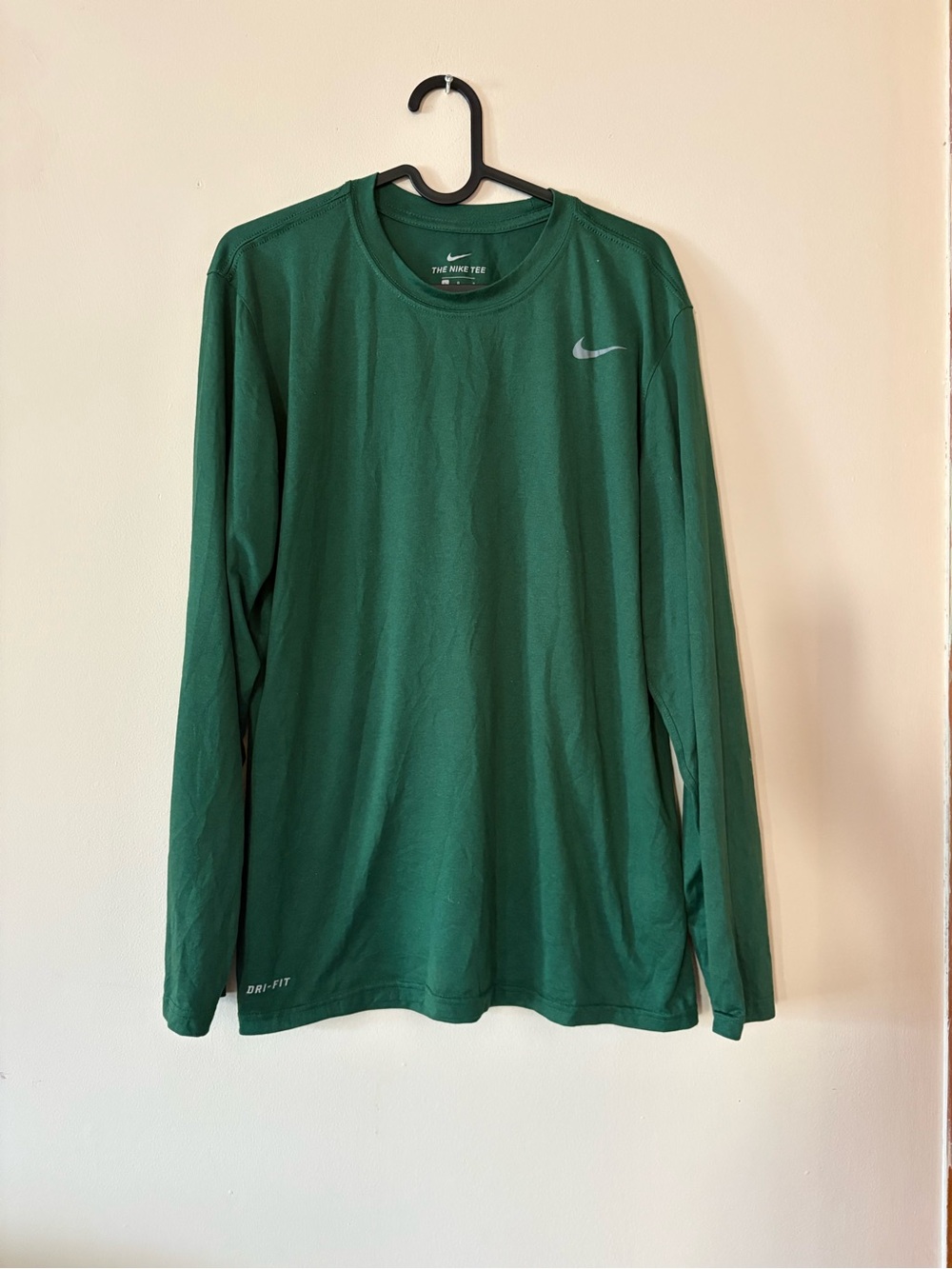 Nike Men's Long-Sleeve Dri-FIT Performance Shirt - Green Large